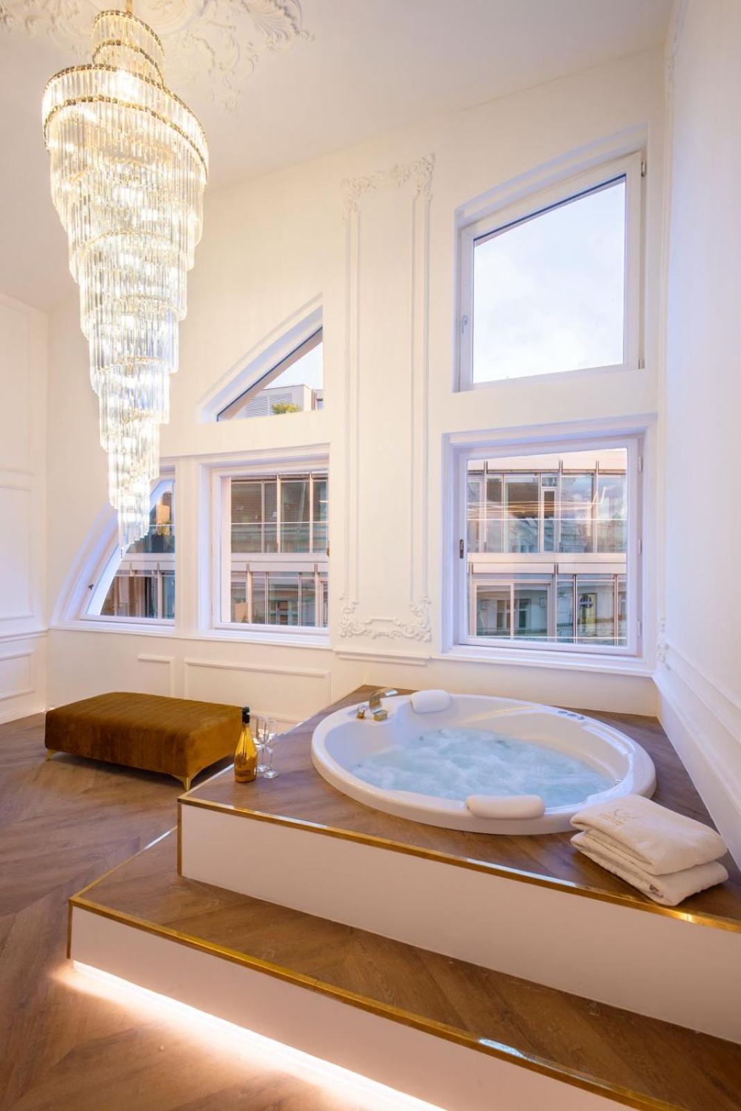 Vip Jacuzzi Luxury Leilighet Budapest Eksteriør bilde